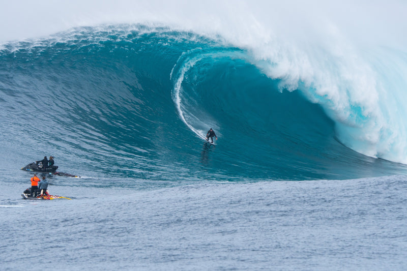 Andrew Cotton riding a wave at Cortes Bank 