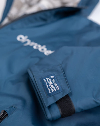 Studio detail shot of AW25 Blue Dryrobe® advance long sleeve 