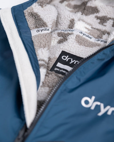 Studio detail shot of AW25 Blue Dryrobe® advance long sleeve 