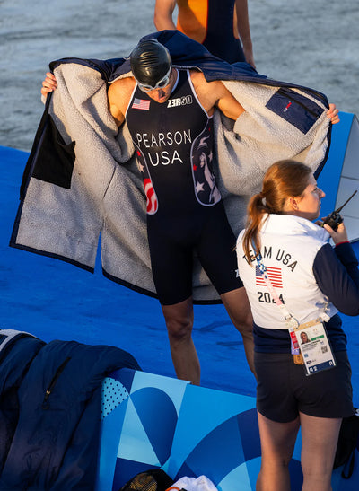 USA Elite Triathlete wearing a Dryrobe® Advance changing robe