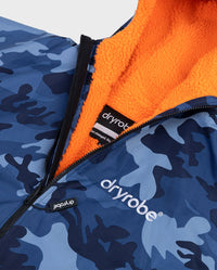 Close up of end of zip on dryrobe Advance Long Sleeve Changing poncho Blue Camo Orange